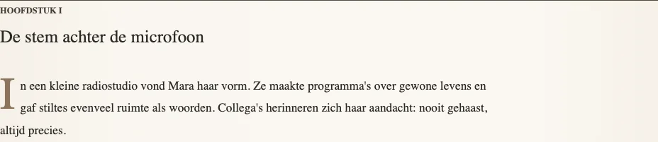 De stem achter de microfoon: dezelfde tekst uit het formulier, opgemaakt in Mara's Herinneringsboek.